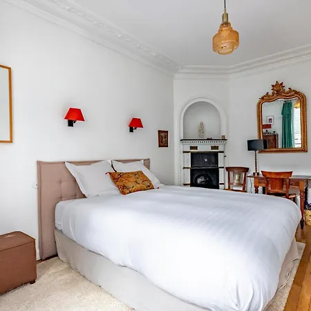 Apartment Veeve - The Hopeful Romantic *