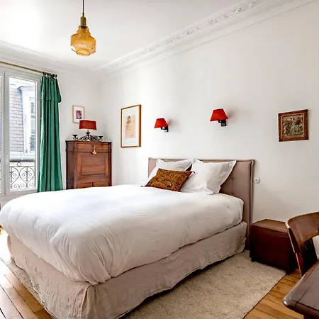 Apartment Veeve - The Hopeful Romantic