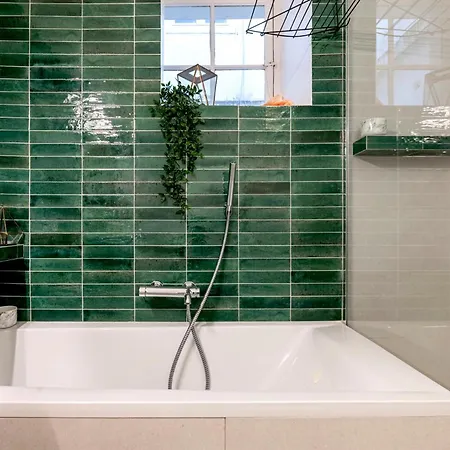 Veeve - The Hopeful Romantic Apartment